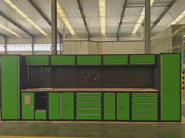 Neues Design neuer Farbwerkzeugschrank