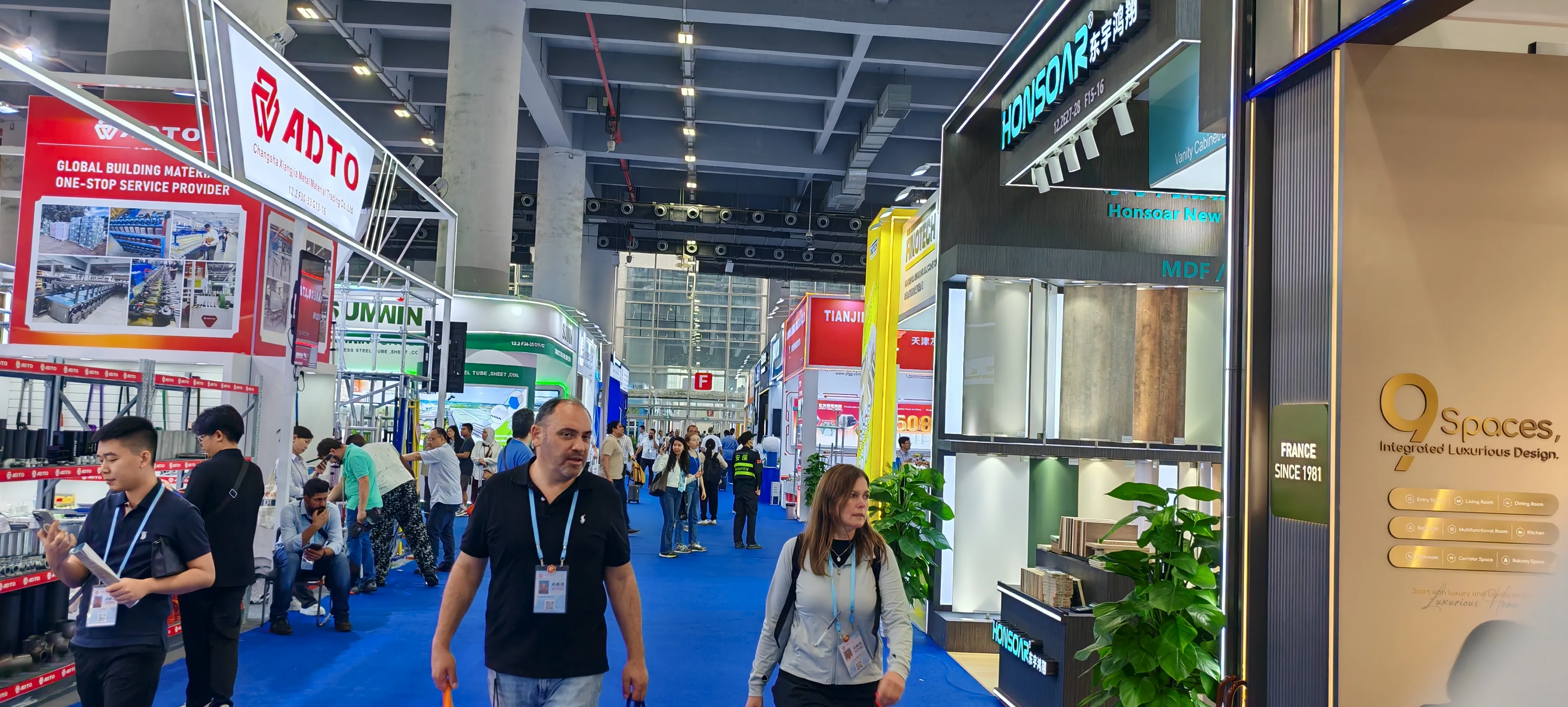 Cyjy glänzt auf der Kantonmesse