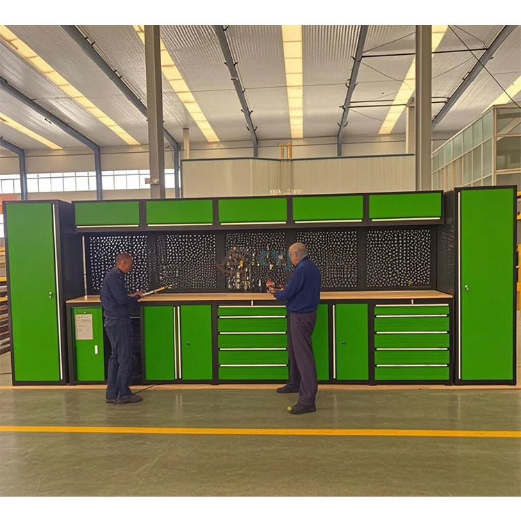 Auto -Garagenschrank