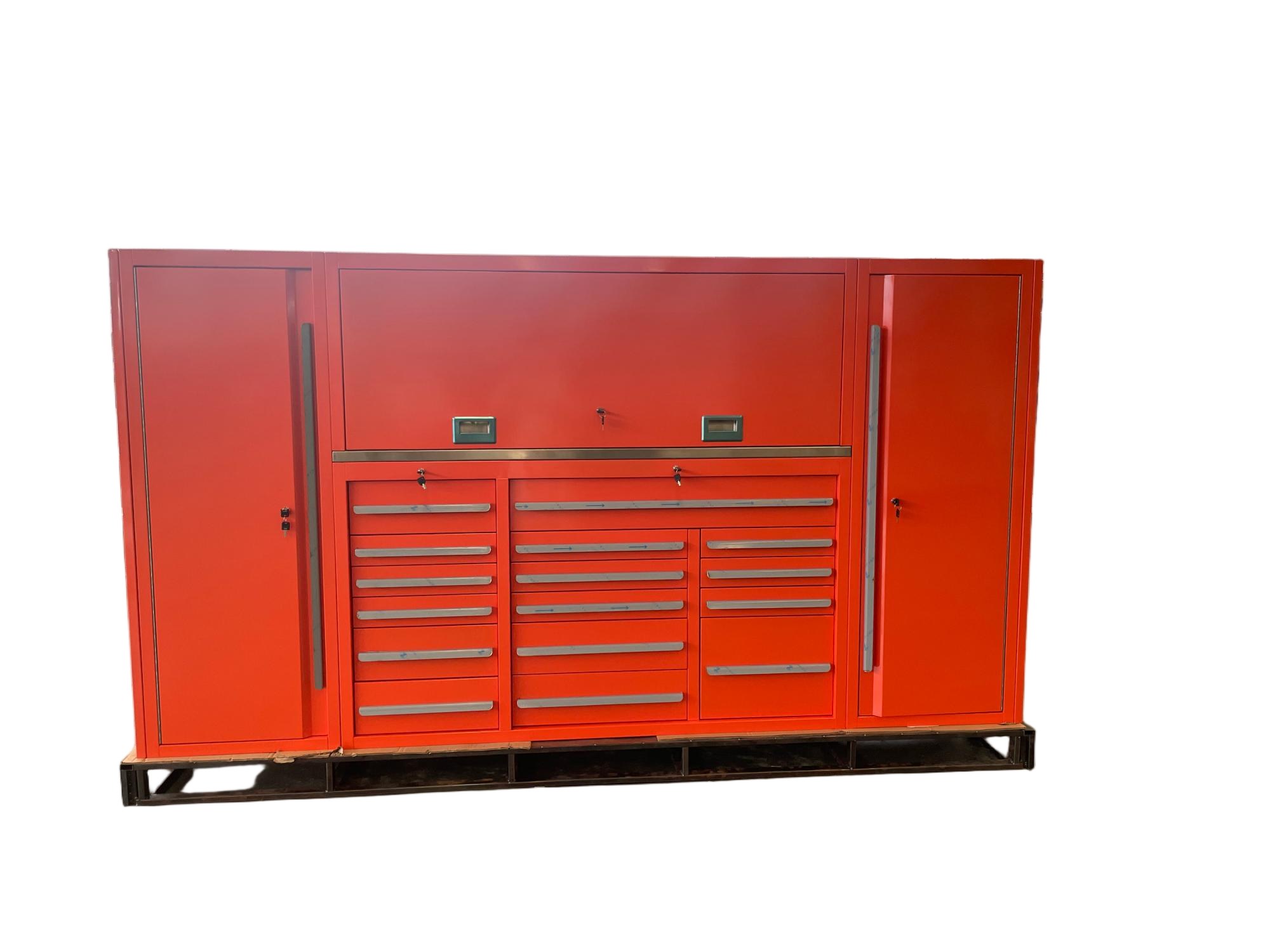 Kaltstahl -Werkzeugschrank